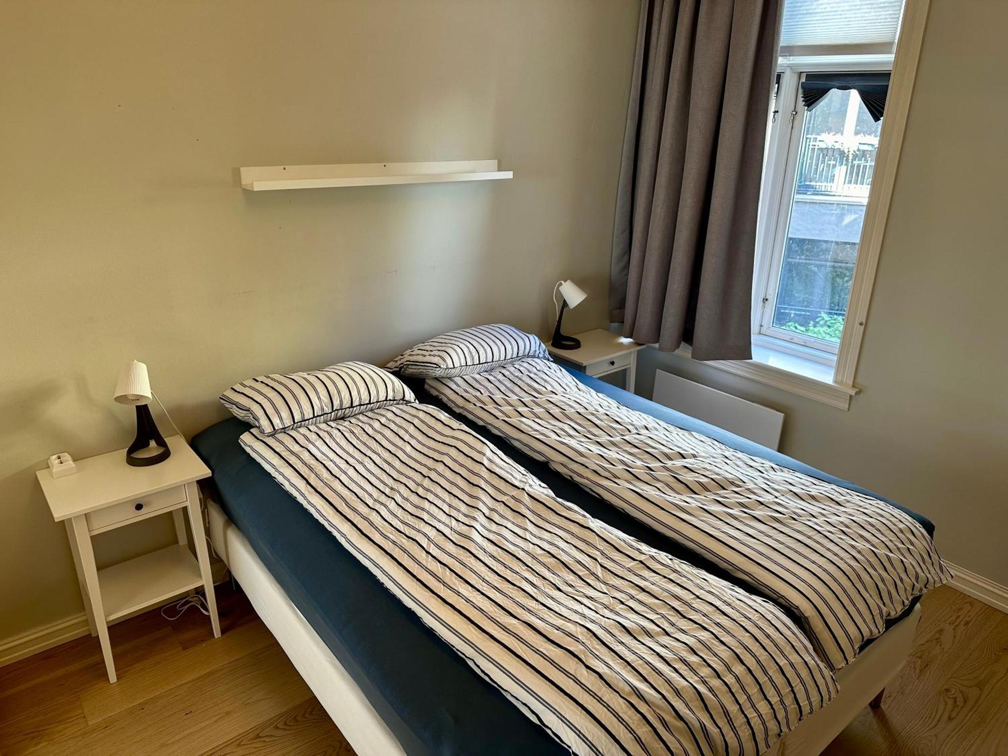Classical 3 Bedroom, 2 Bath, Minutes From Royal Palace, Main Shopping Street, Restaurants & Downtown Oslo Exterior photo